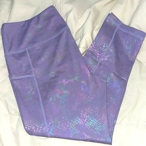 ✨🔥CVG Crop Leggings Glisten Here L